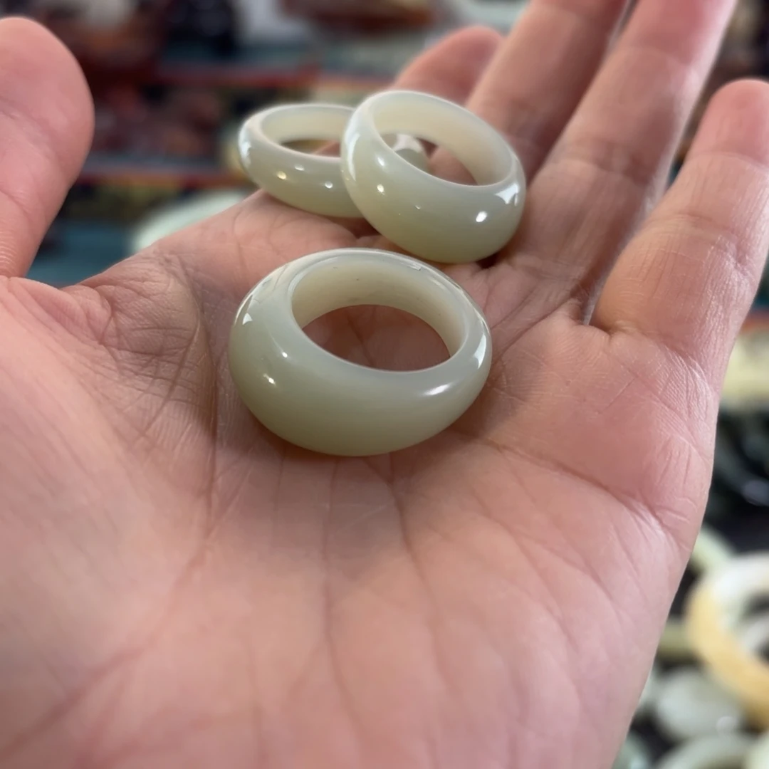 和田玉（糖玉）未镶嵌颈饰