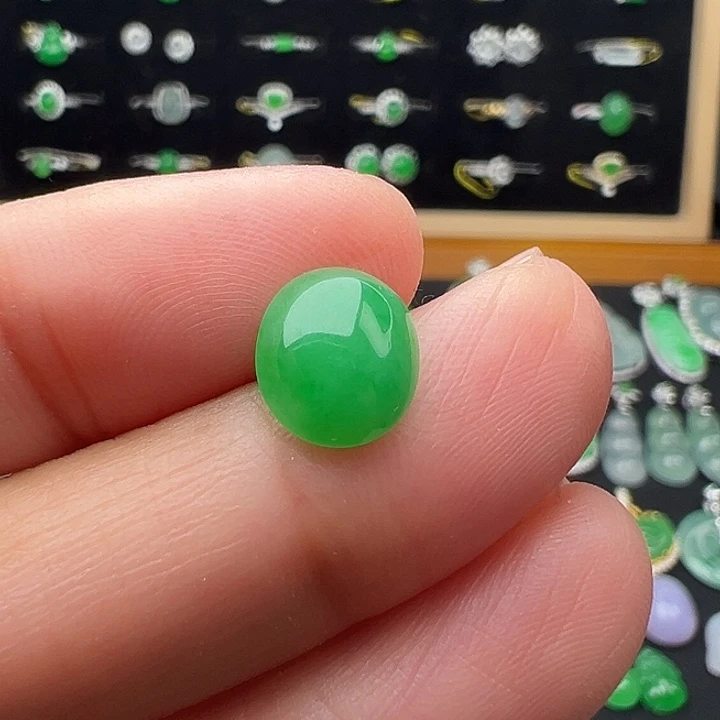 翡翠未镶嵌颈饰蛋