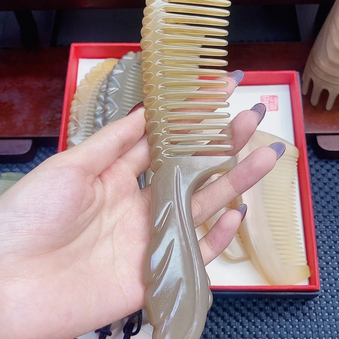 纯手工制作纯牛角梳子