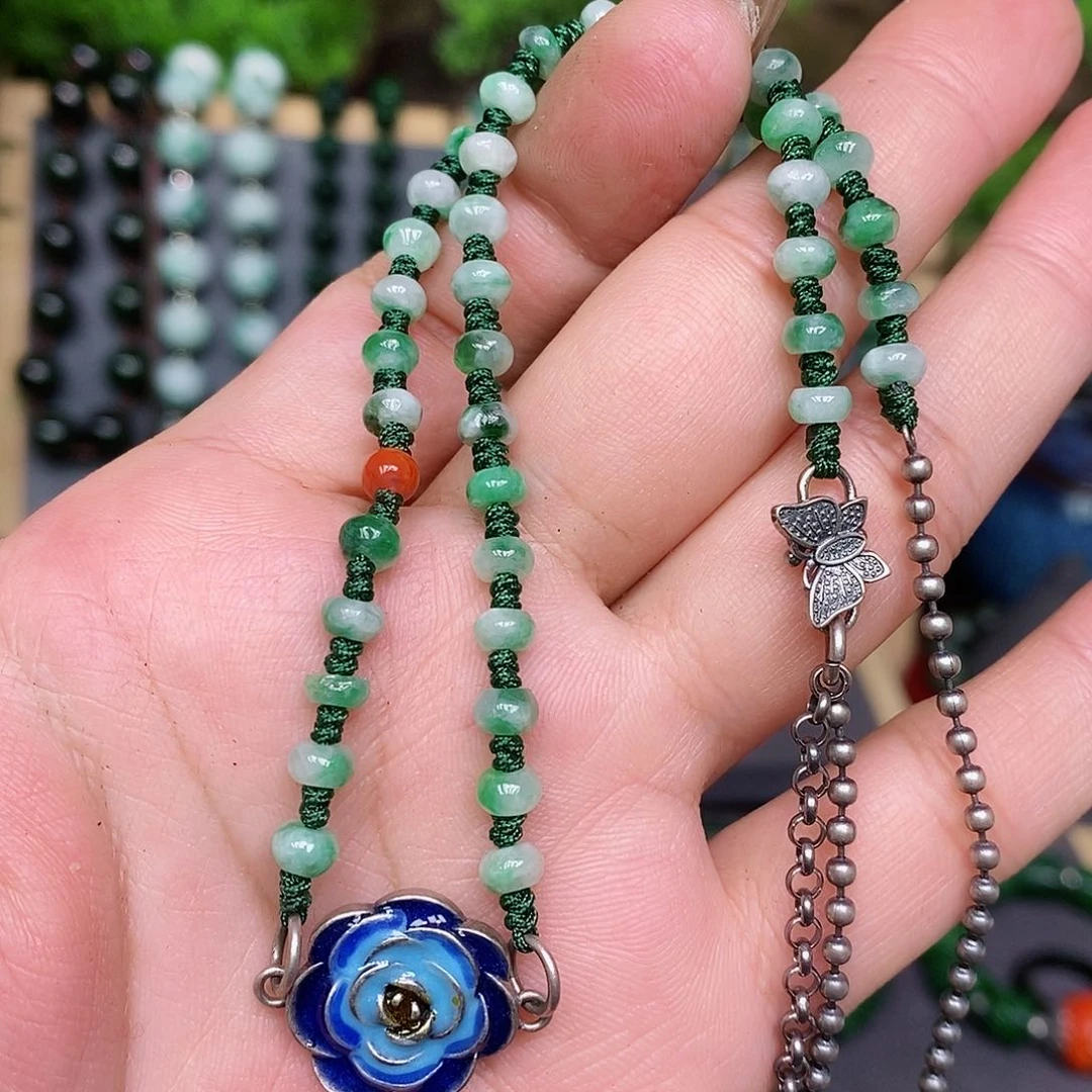 翡翠颈饰未镶嵌张*鲁漂亮美眉