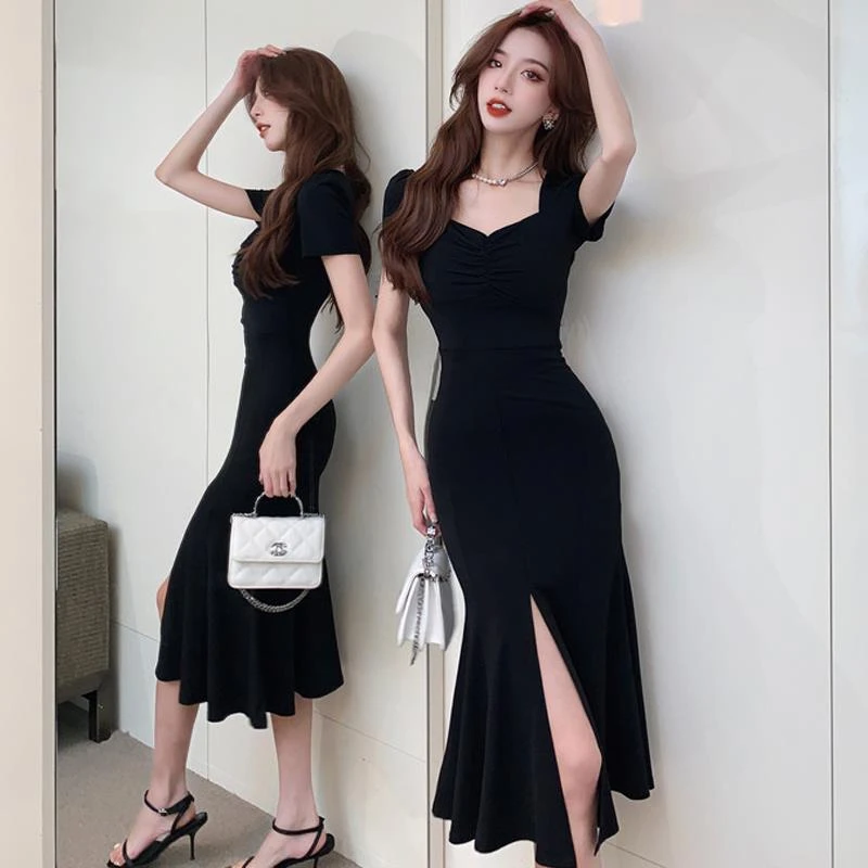气质名媛法式方领露锁骨轻熟风高腰开叉显瘦长款性感黑色连衣裙女