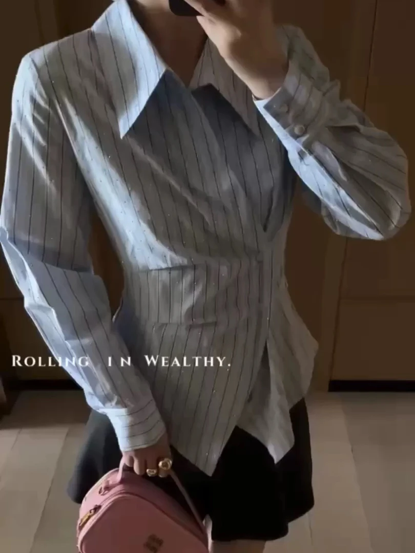 梦小小女装2025春新款设计感不规则褶皱衬衫修身显瘦重工烫钻上衣