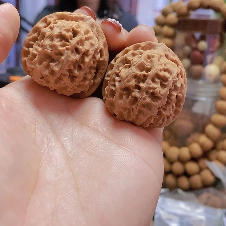 【闪购商品】文玩核桃把件37.5大石窝蜡皮