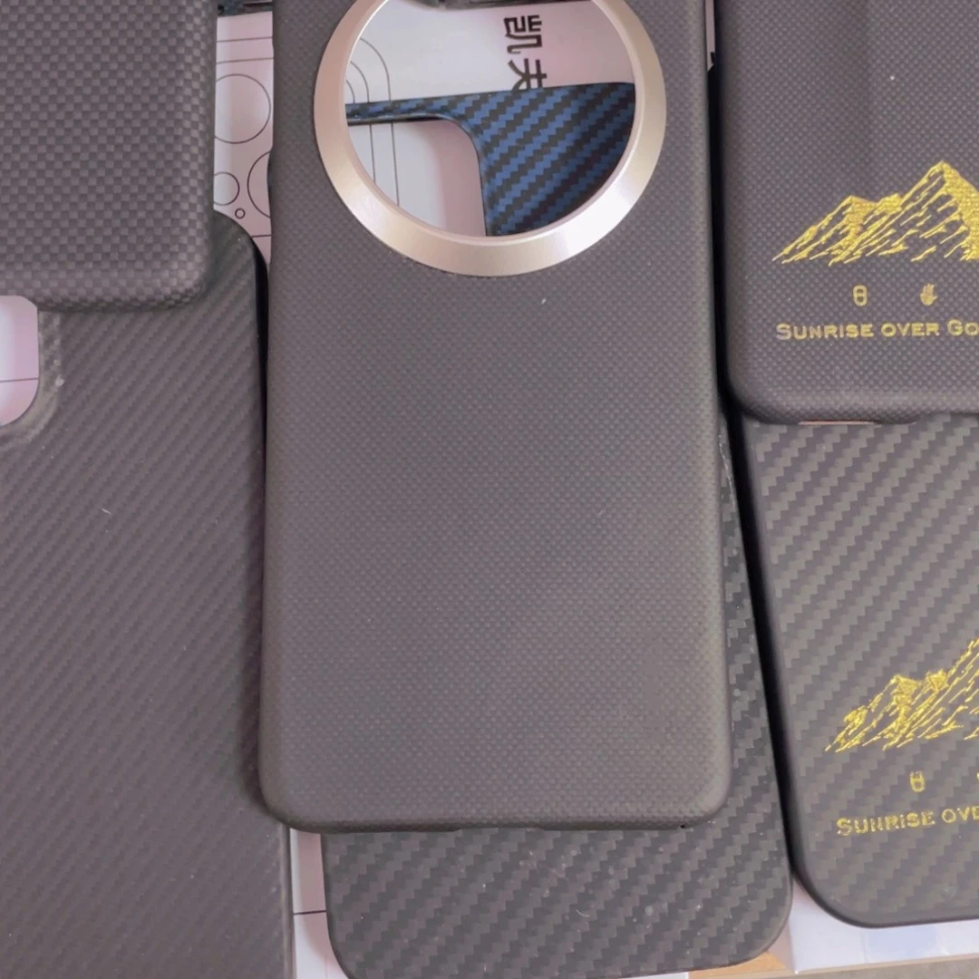 Mate70pro 黑灰平纹日照金山