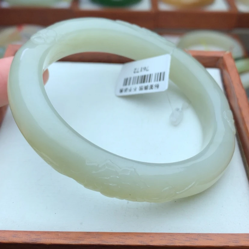 【闪购商品】和田玉手镯未镶嵌6061