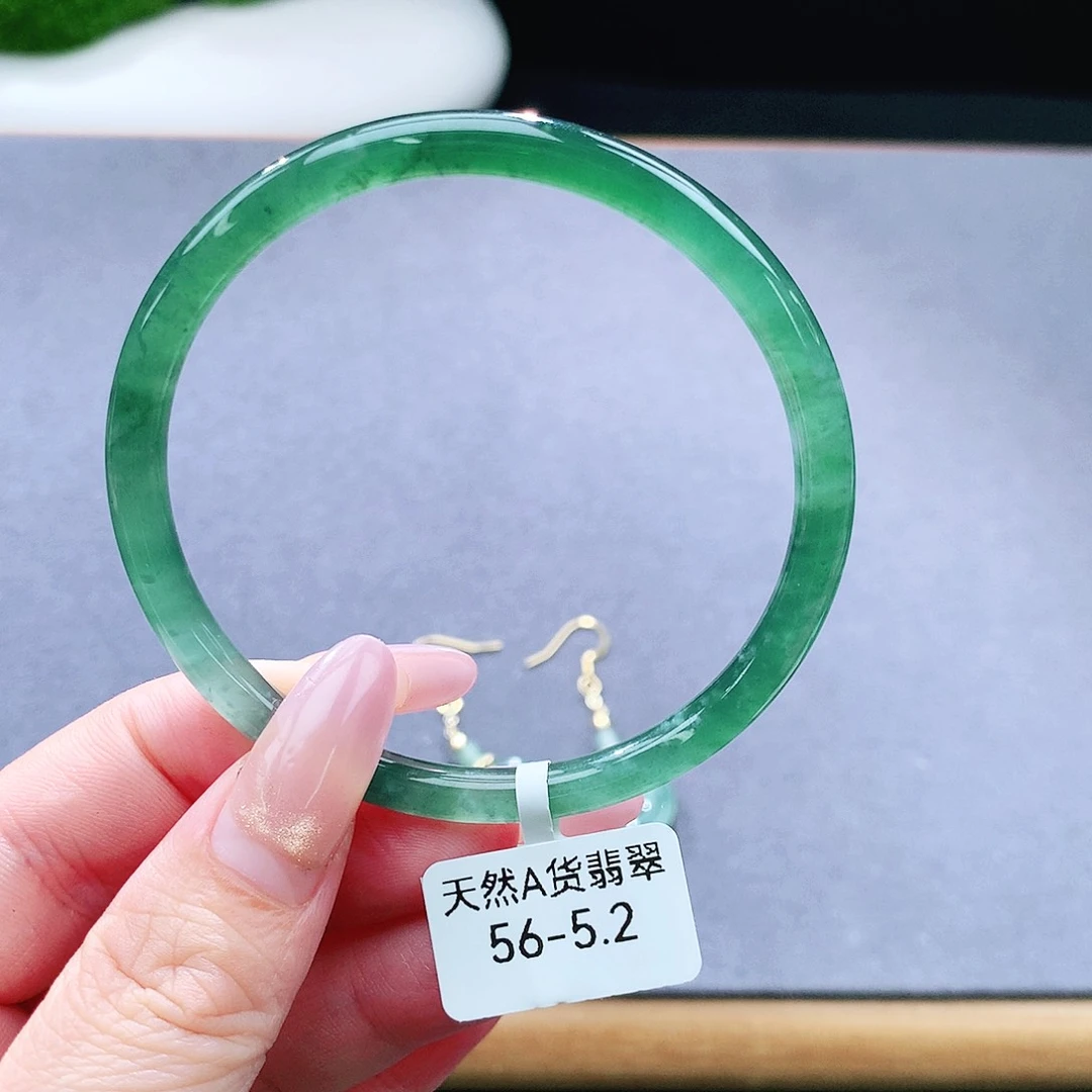 未镶嵌手镯（圆镯）翡翠