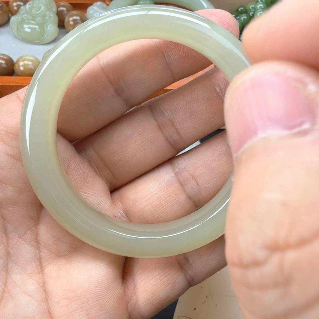 和田玉未镶嵌耳饰