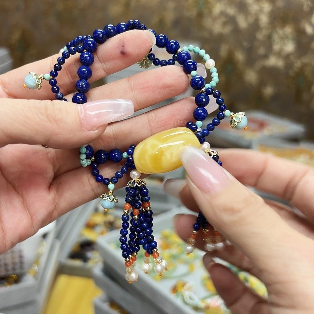 琥珀未镶嵌颈饰琥珀