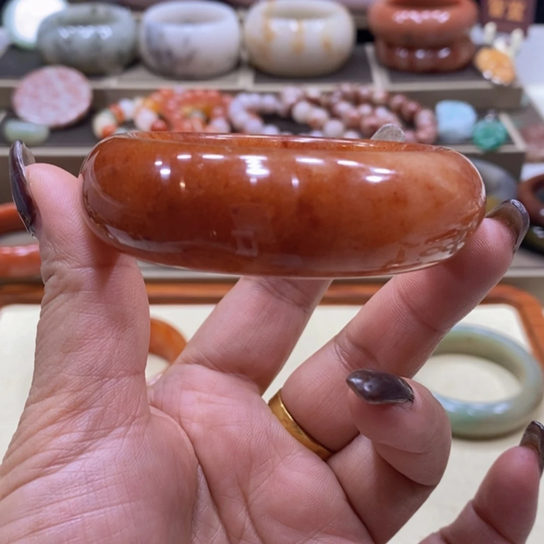 【闪购商品】未镶嵌手镯石英质玉?