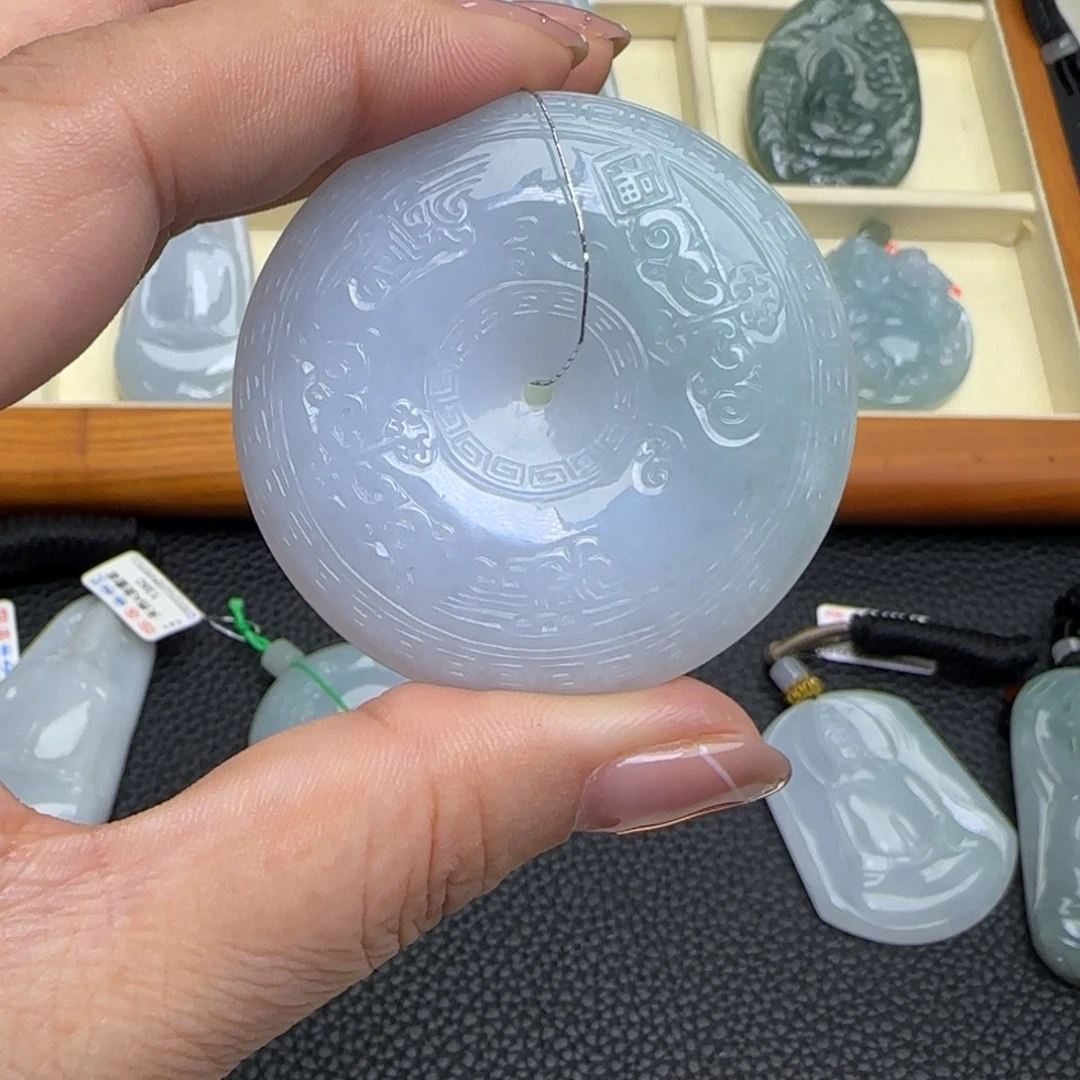 翡翠未镶嵌颈饰