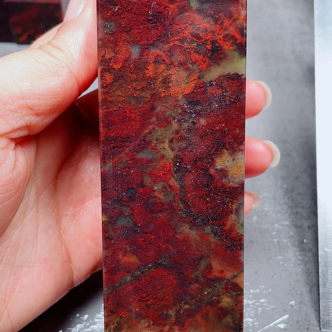 玉桂林鸡血玉印章镇尺32