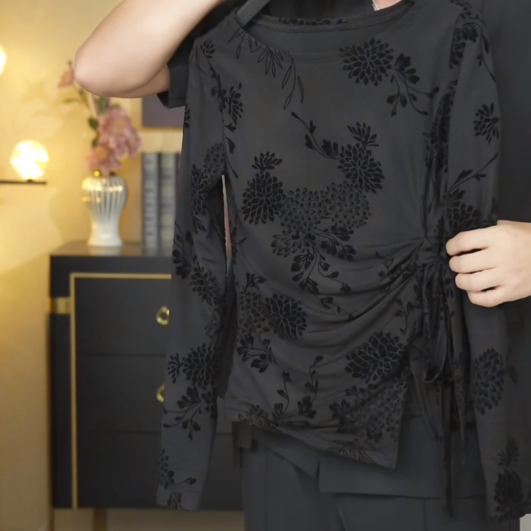 【绒花曳影】2025秋季新款植绒碎花黑色高级感绑带长袖T恤女上衣潮