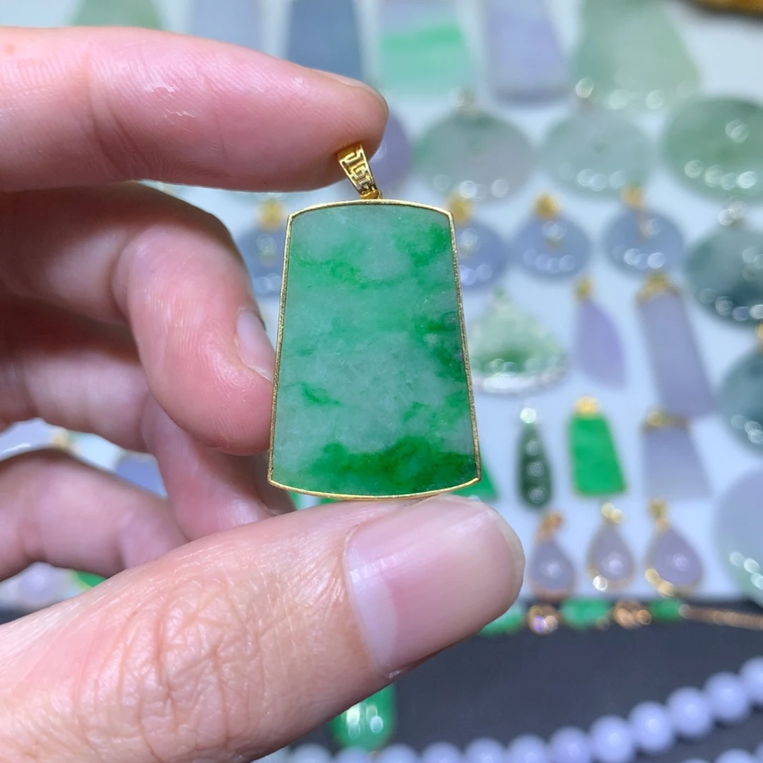 翡翠吊坠(不含链)18K金镶嵌