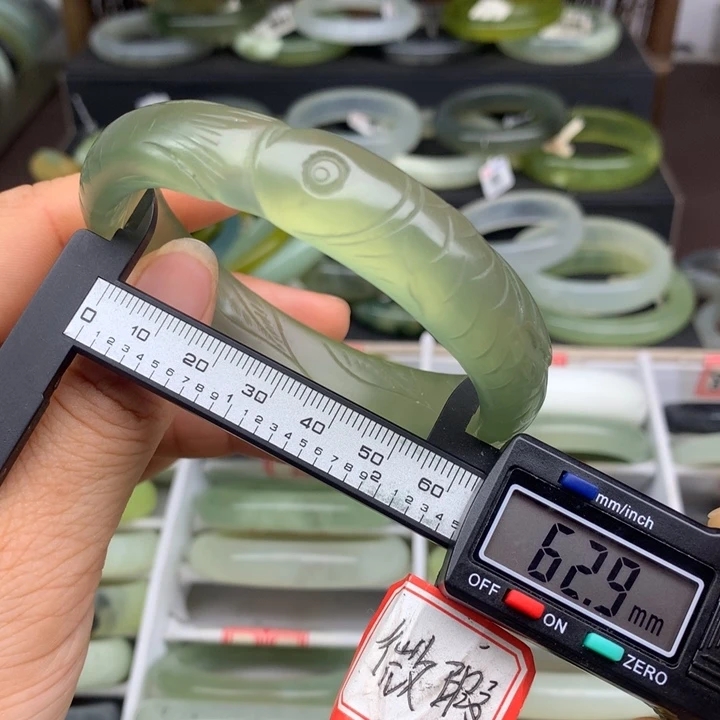 蛇纹石玉未镶嵌手镯776