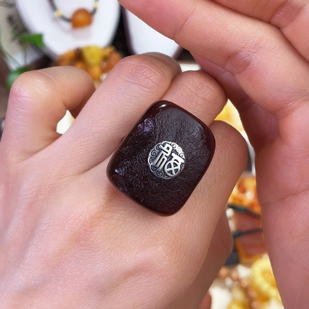 琥珀珠宝奇石未镶嵌，