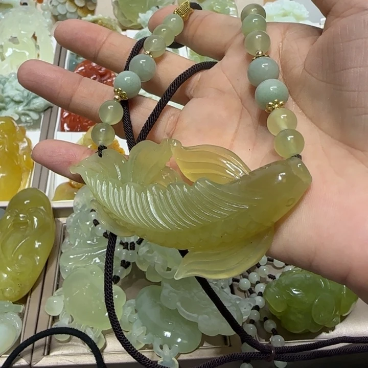 蛇纹石玉吊坠未镶嵌