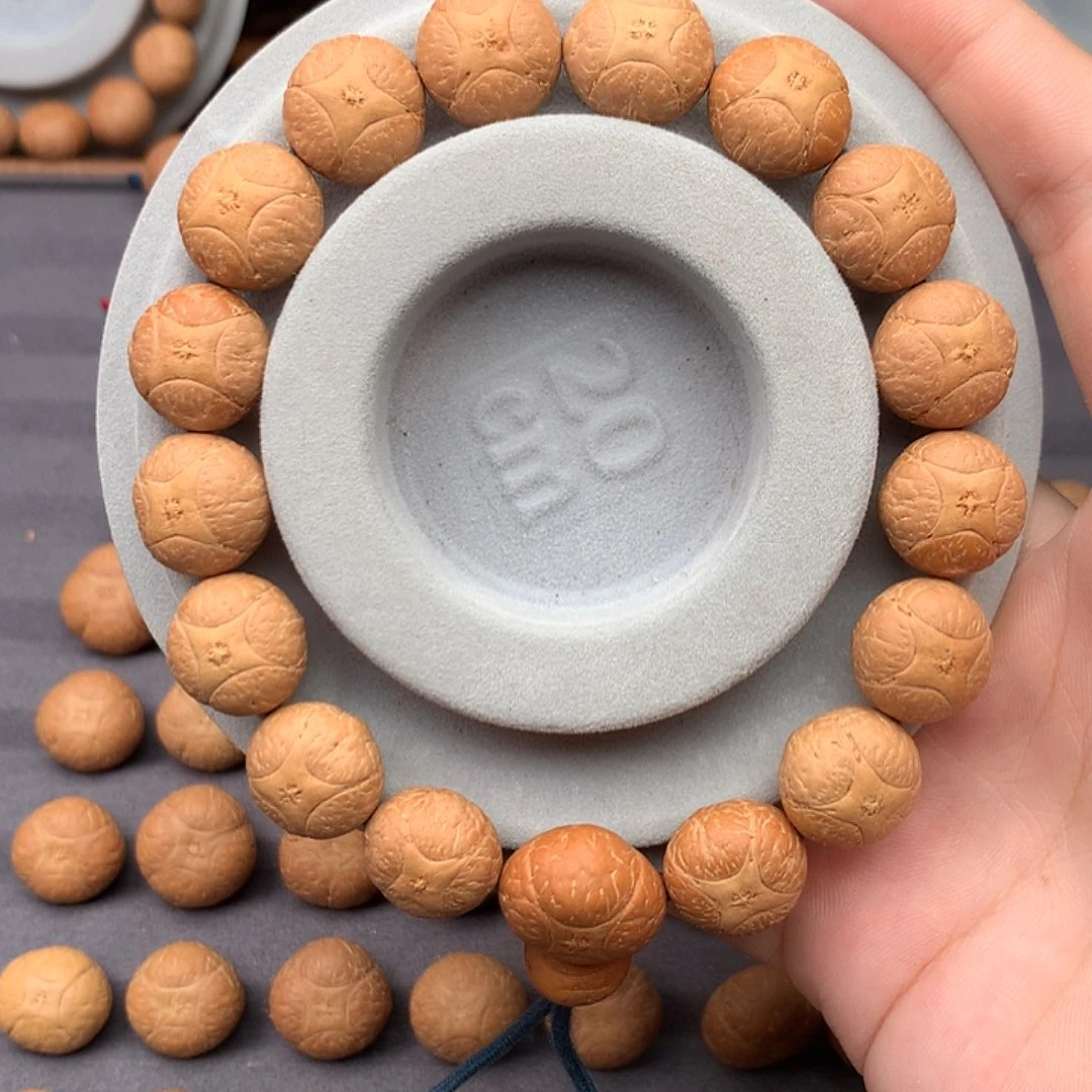H***少吊坠凤眼菩提麒麟手串