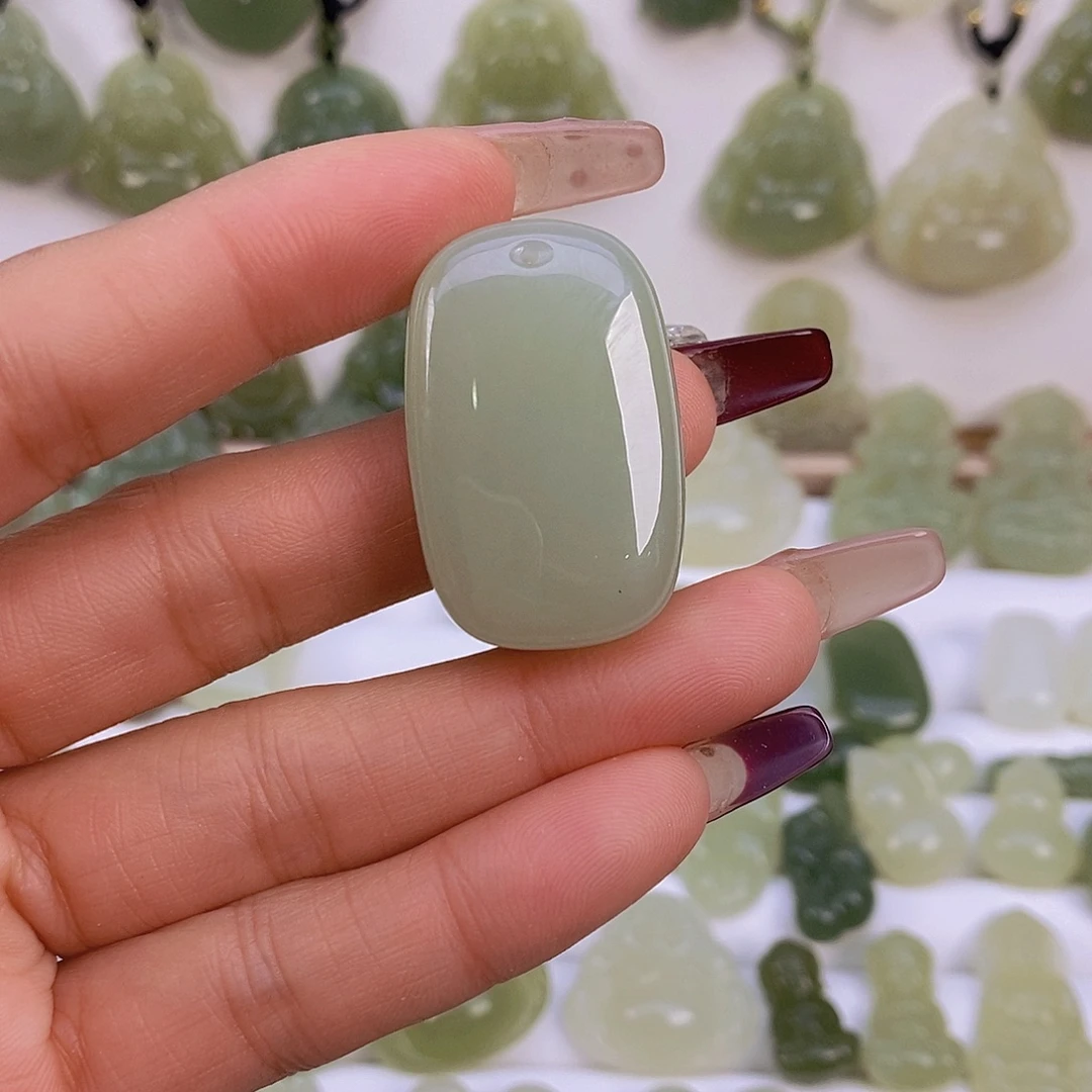 I***.和田玉未镶嵌颈饰