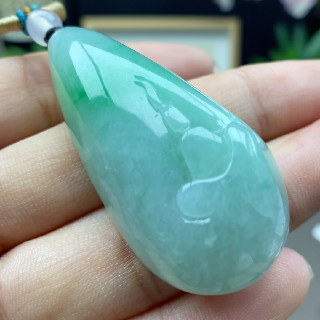 翡翠未镶嵌颈饰吊坠