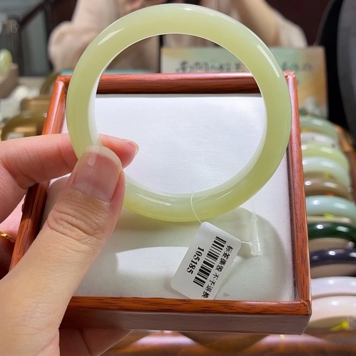 未镶嵌手镯和田玉75 57