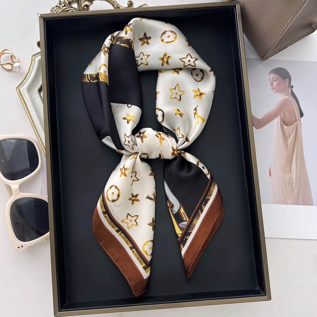 英国CospKosp时尚几何撞色字母仿真丝丝巾女士春夏百搭小方巾百搭