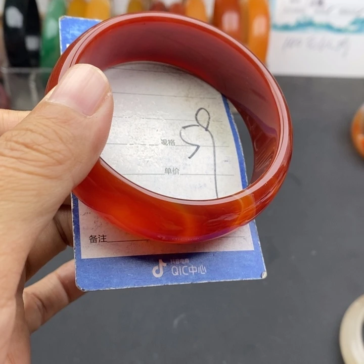 未镶嵌手镯石英质玉