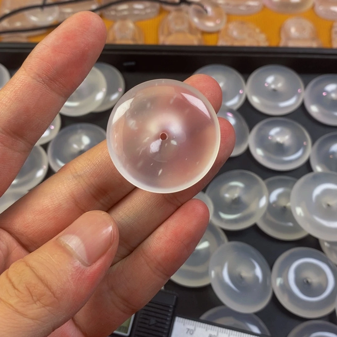 石英质玉未镶嵌颈饰