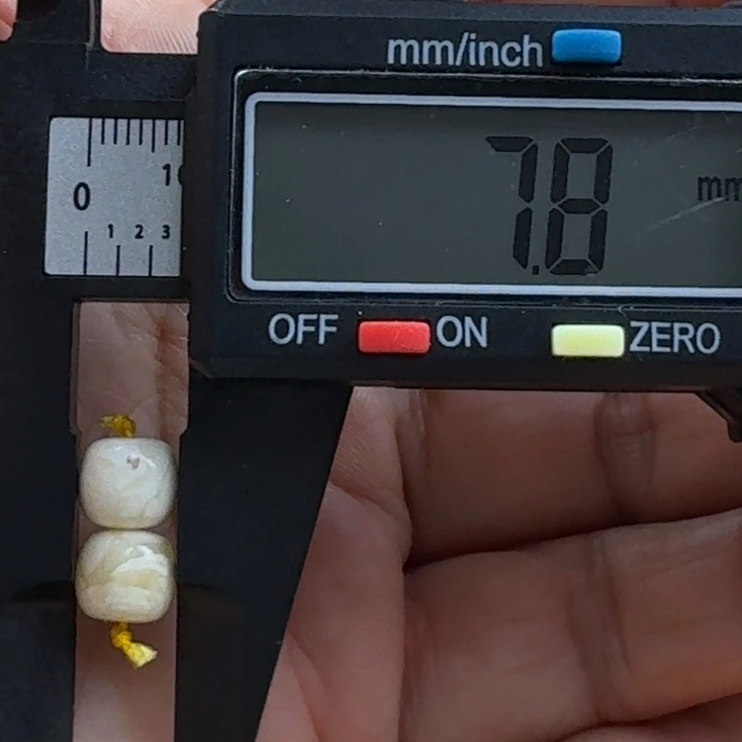 蜜蜡未镶嵌裸石15杂