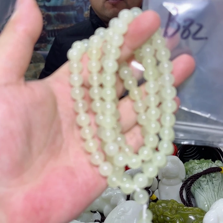 蛇纹石玉颈饰未镶嵌小*炮