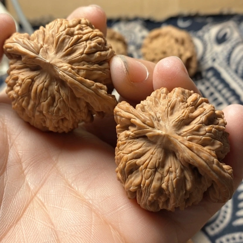 【闪购商品】文玩核桃吊坠A****乐四座楼