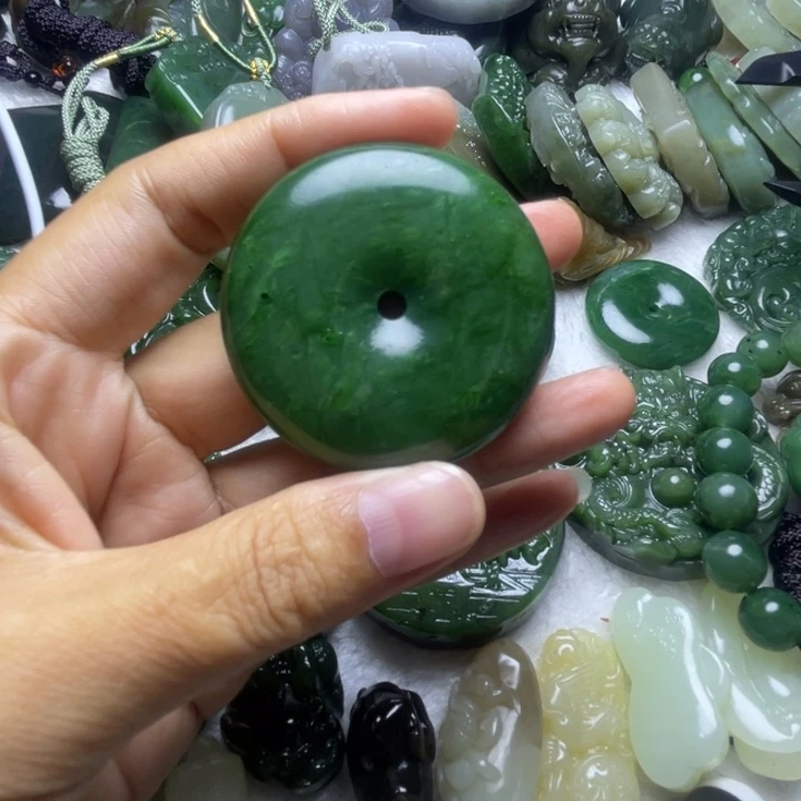 强***～和田玉未镶嵌颈饰