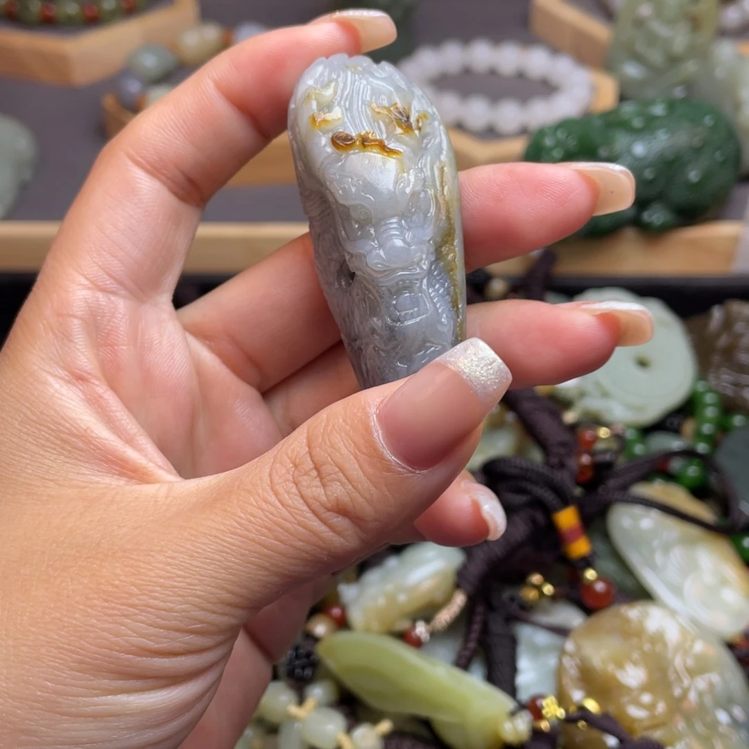 和田玉颈饰未镶嵌