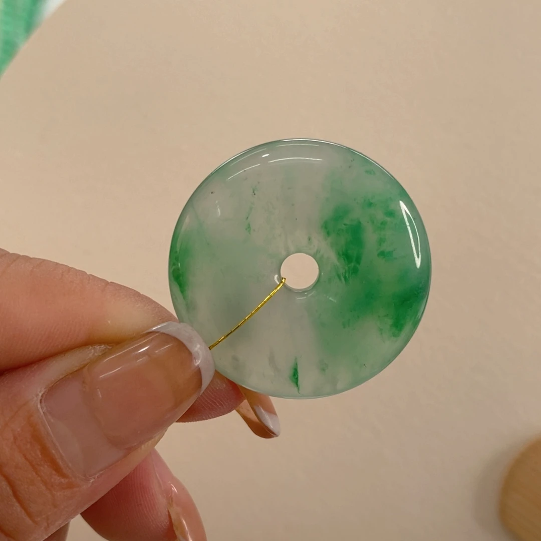 石英质玉未镶嵌颈饰
