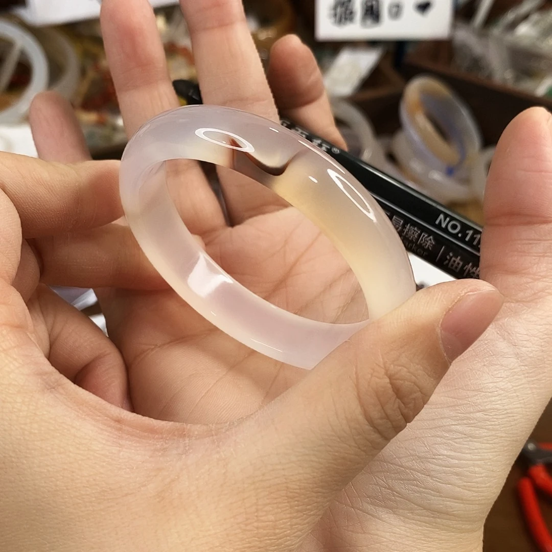 玛瑙/玉髓未镶嵌手镯0038。 53.5圈