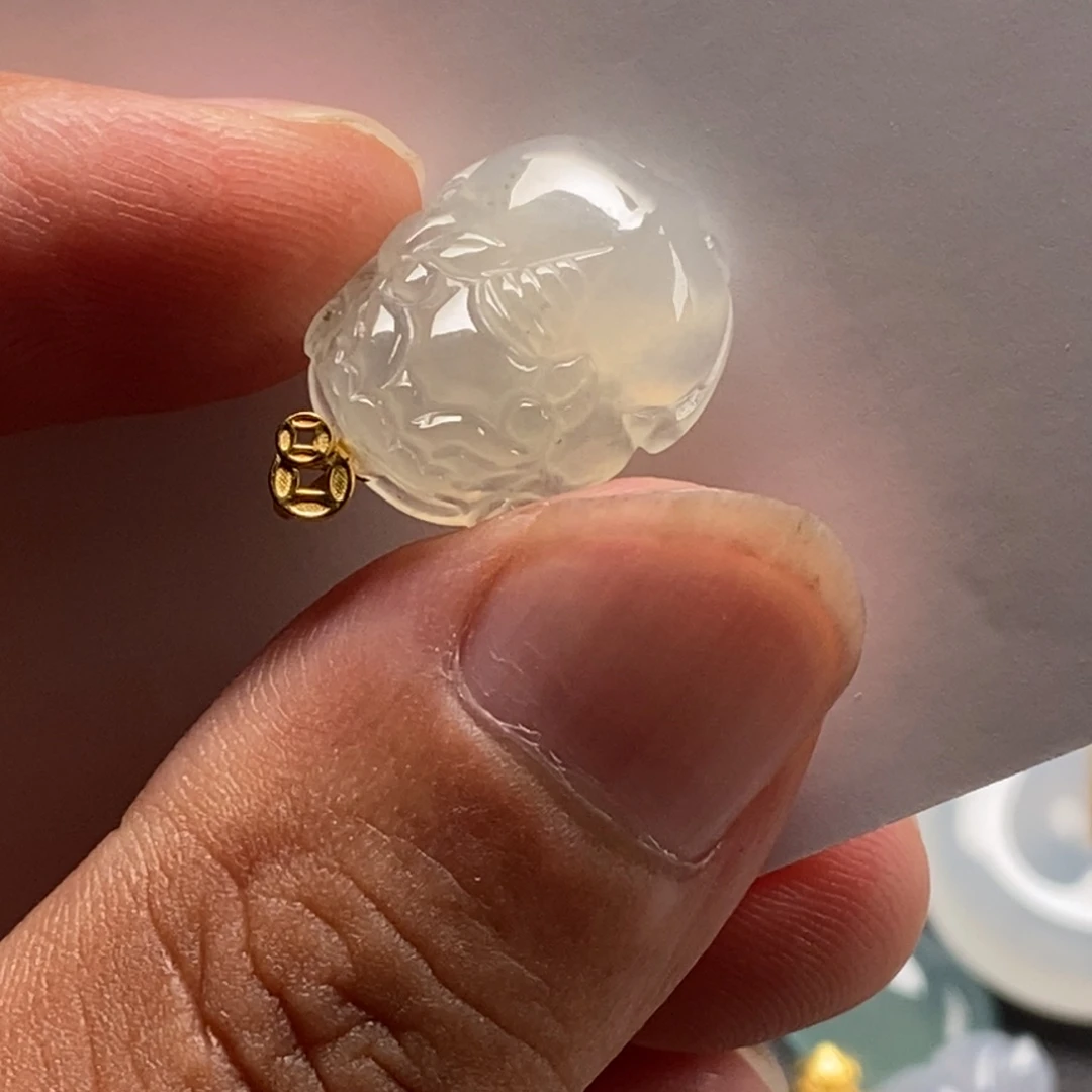 翡翠18K金镶嵌颈饰天然