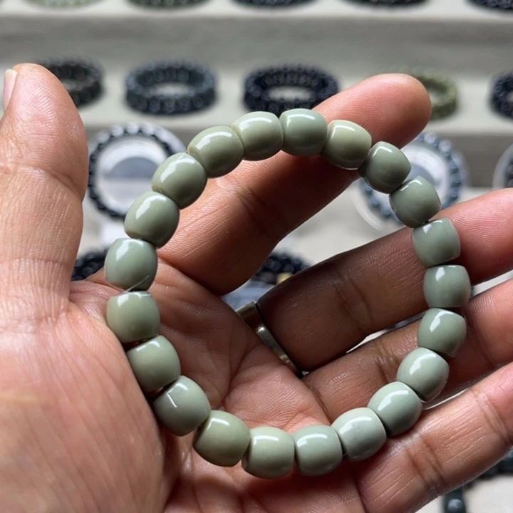 和田玉未镶嵌手链