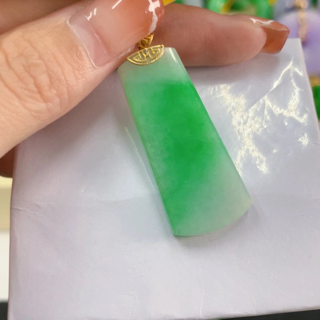 吊坠(不含链)18K金镶嵌翡翠