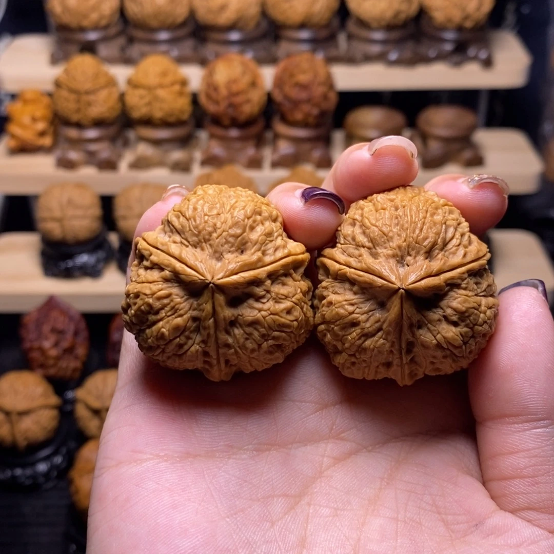 文玩核桃把件Z虎王三棱9……………