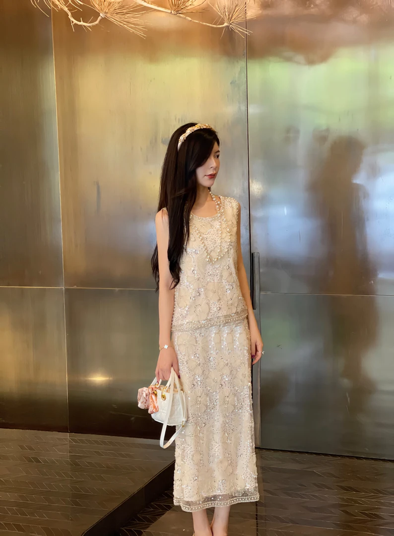 2025早秋原创设计蕾丝绣花钉珠与绣珠半裙