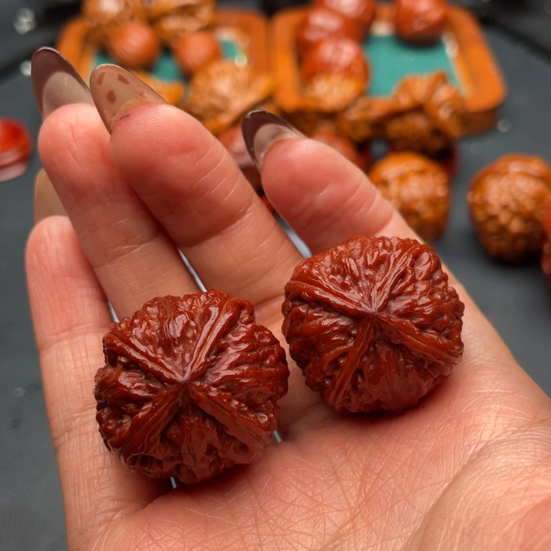 大****文玩核桃把件四棱