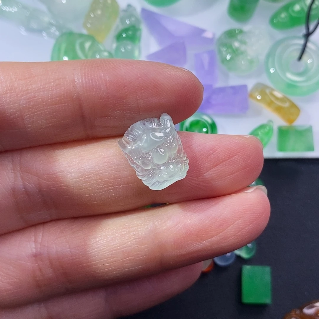 定制翡翠未镶嵌翡翠龙头