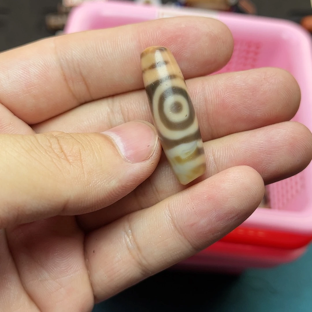 小***在玛瑙/玉髓未镶嵌珠宝半成品