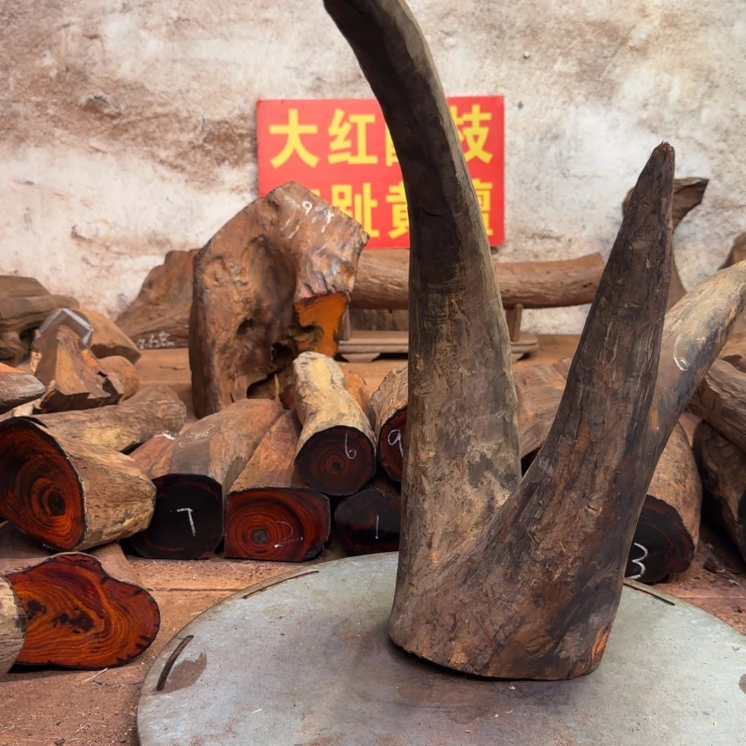 泰***黄交趾黄檀（大红酸枝）