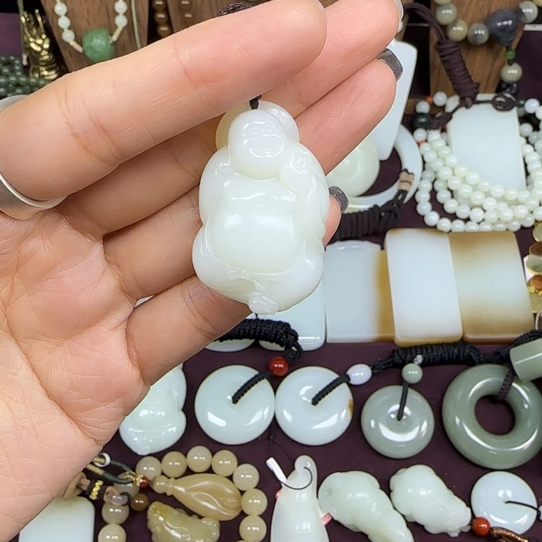 和田玉未镶嵌颈饰