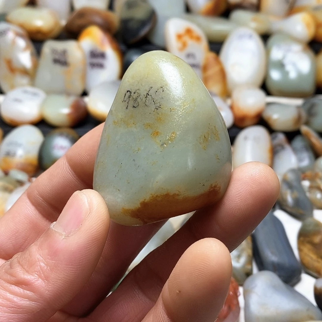 和田玉颈饰未镶嵌吊坠