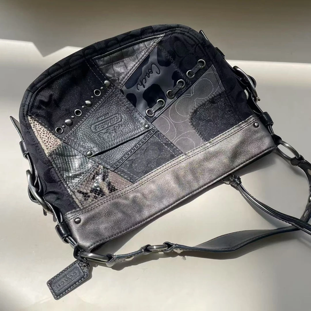 95新 COACH/蔻驰 经典休闲时尚复古拼接太空银灰色元宝单肩包