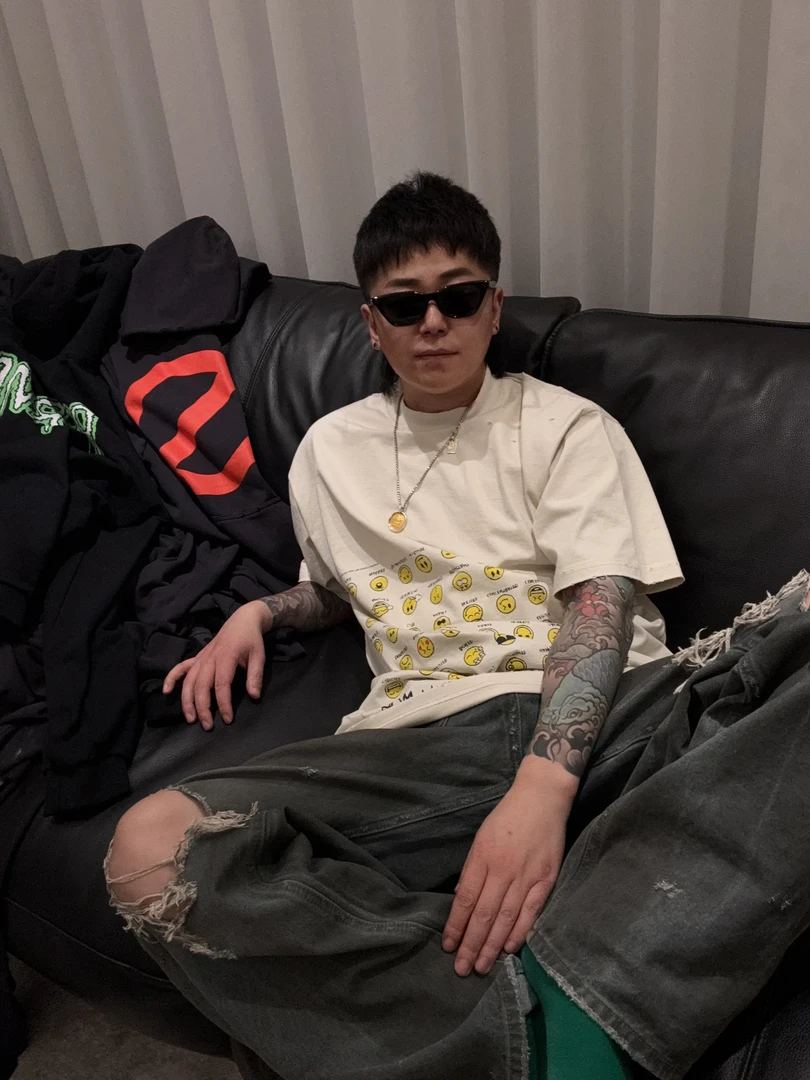 复古彩色笑脸T恤