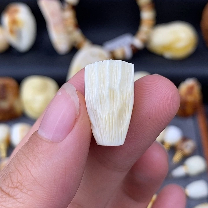 琥珀未镶嵌裸石12白蜡三通c514