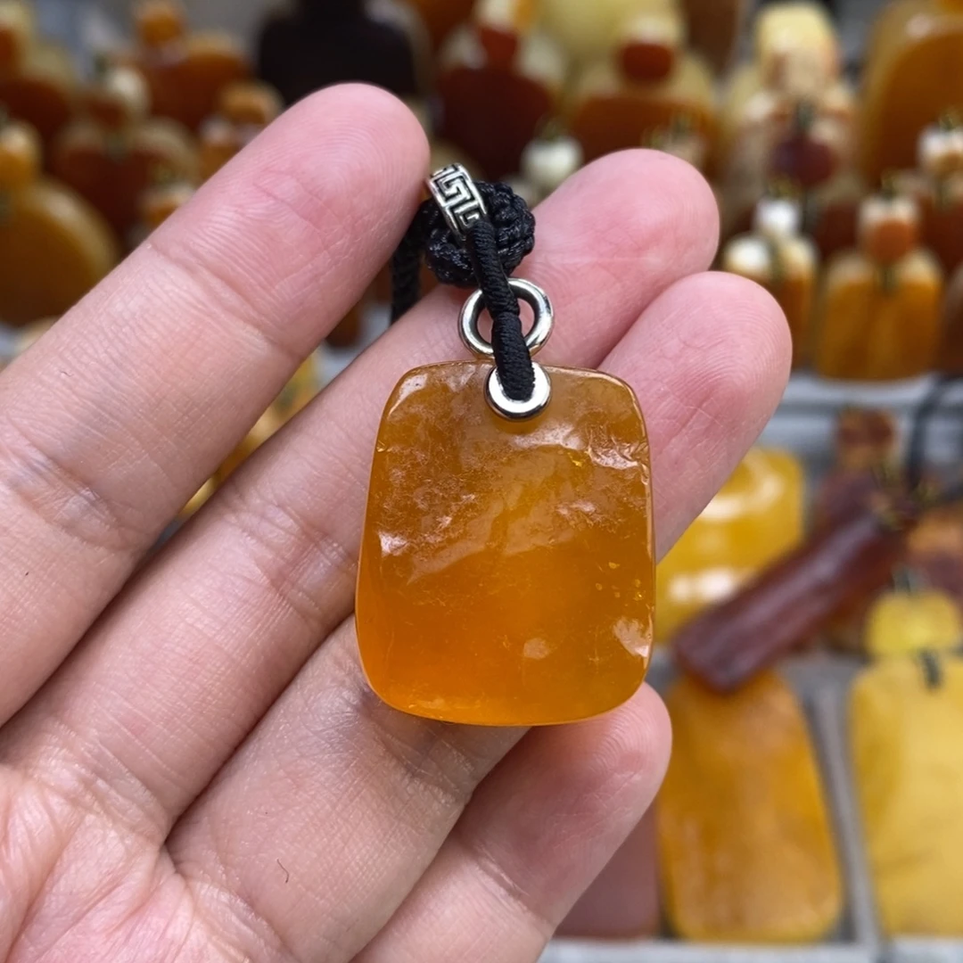 蜜蜡未镶嵌珠宝奇石