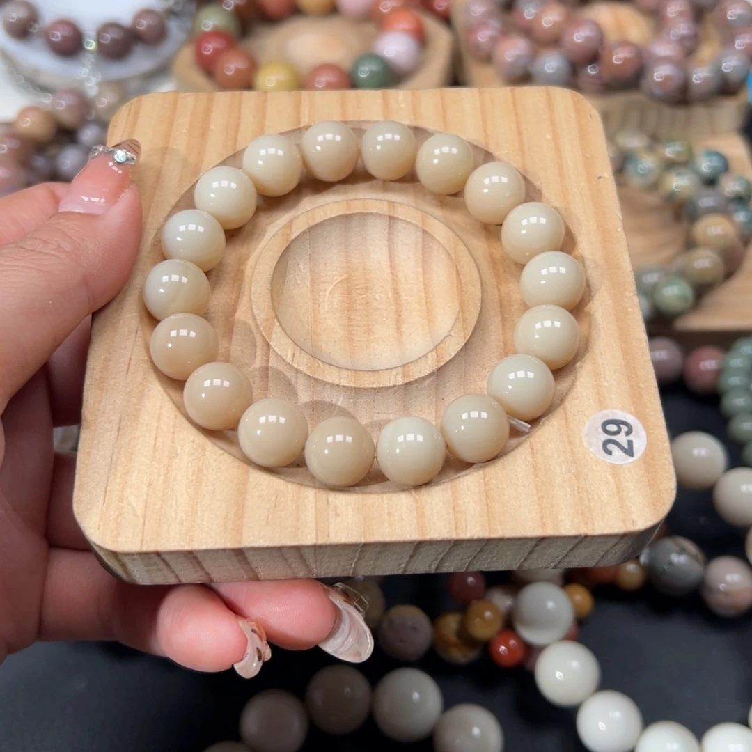 去***！石英质玉未镶嵌手链80